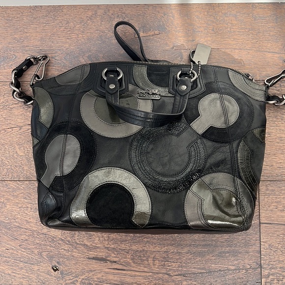 Stunning Coach tote - Picture 6 of 9